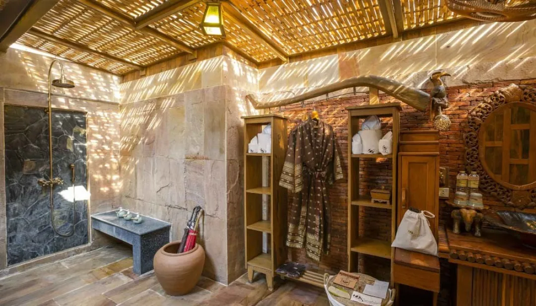 Sea View Pool Villa - Shower Lounge