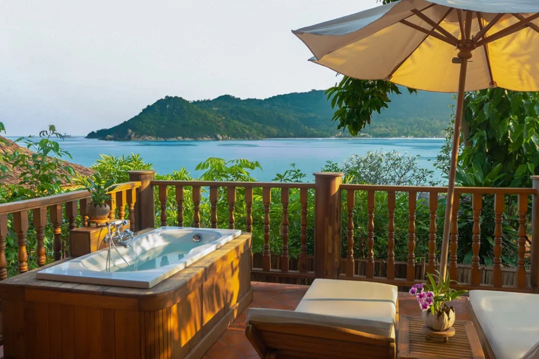 Sea View Pool Villa Plus - Bathtub with View