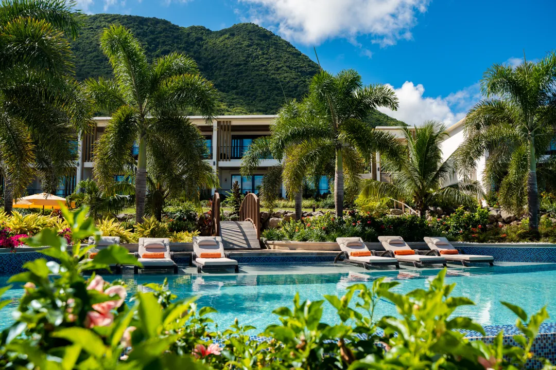 Golden Rock Dive and Nature Resort - Hummingbird pool