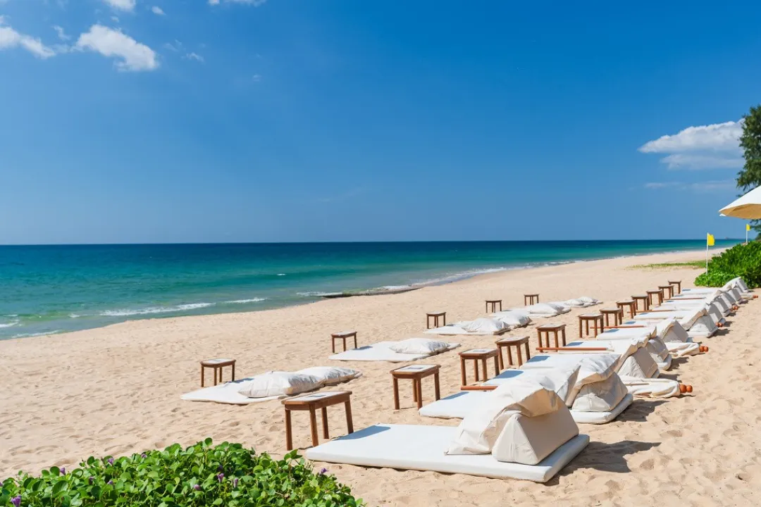 Santhiya Phuket Natai Resort - Beach Lounge