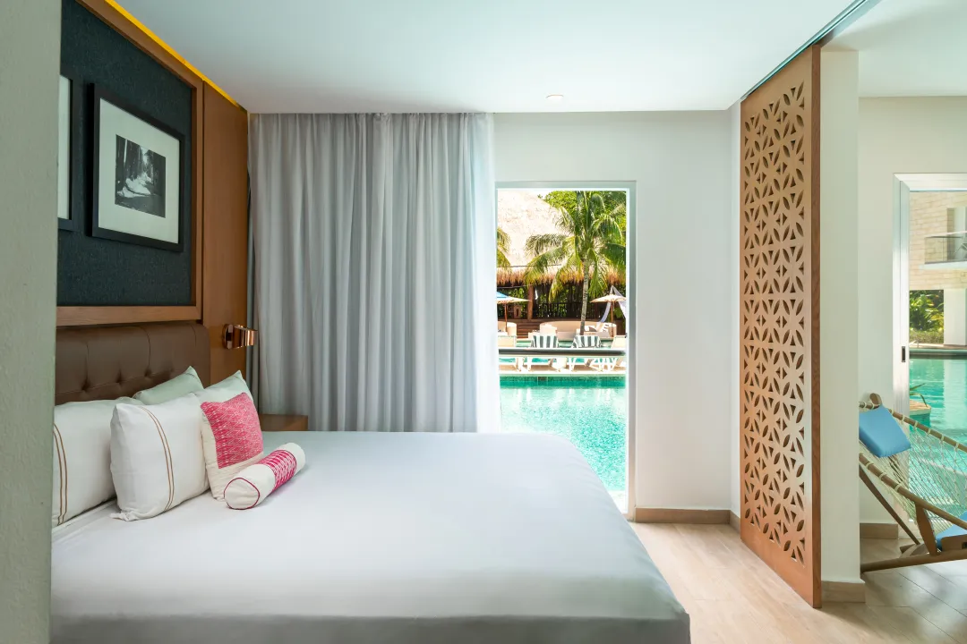 One Bedroom Swim Up Residence - Bedroom with View
