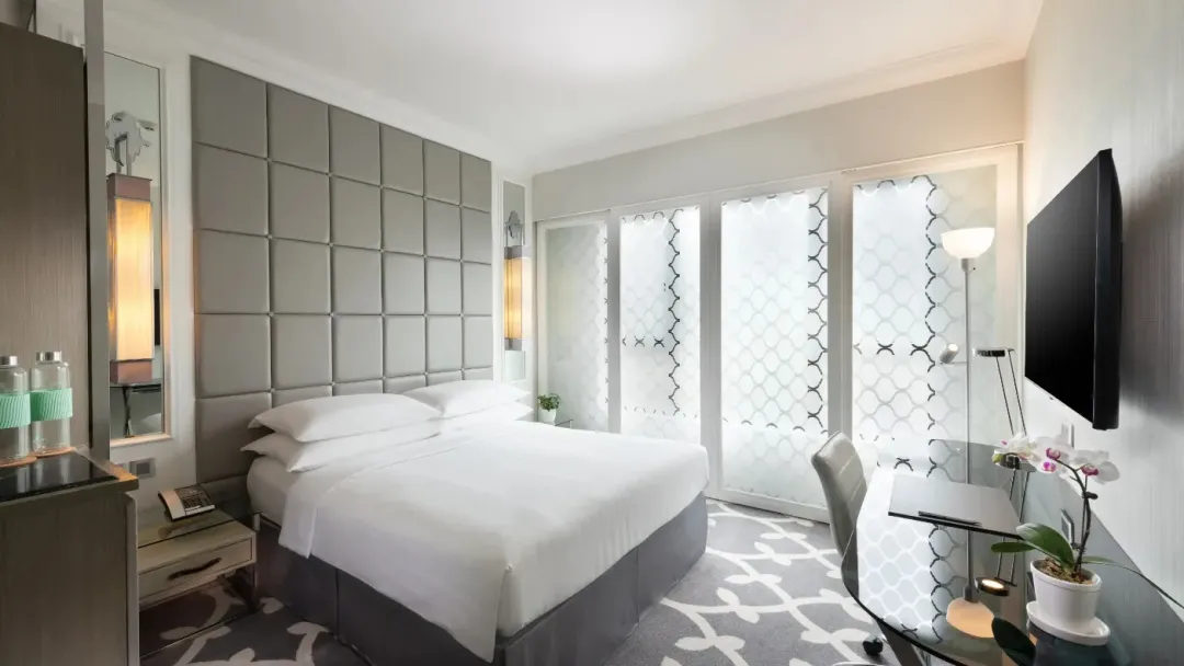 Dorsett-Wanchai-Hong-Kong-Superior-Room