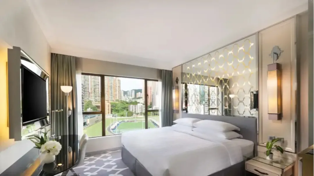 Dorsett-Wanchai-Hong-Kong-Premier-Course-View-Room