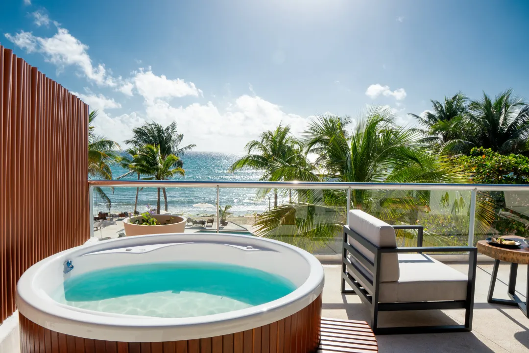 Presidential Suite - Balcony Lounge with Jacuzzi