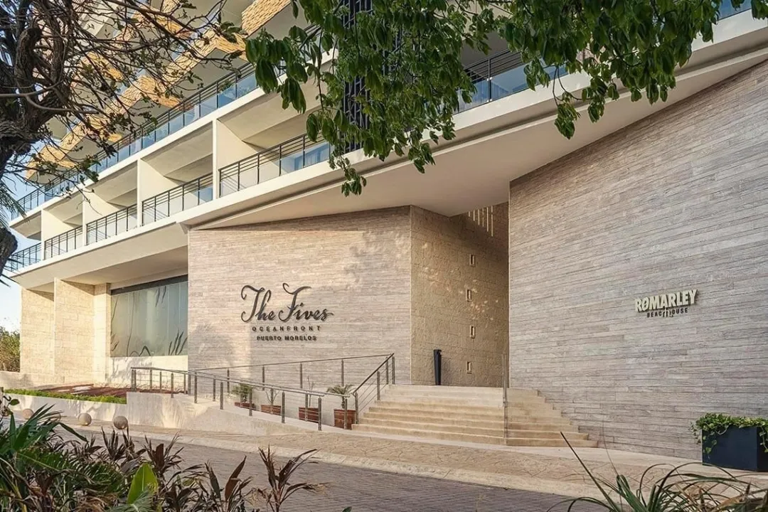 The Fives Oceanfront Puerto Morelos - Hotel Entrance