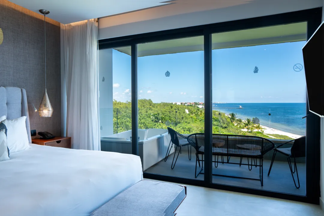 One Bedroom Partial Oceanview Residence - Balcony Lounge