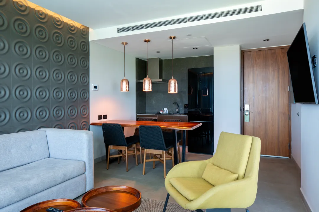 One Bedroom Partial Oceanview Residence - Dining Aeria