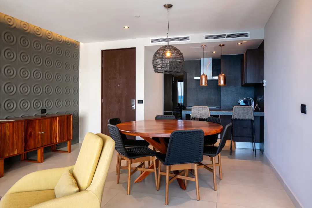Two Bedroom Oceanfront Residence -Dining Aeria