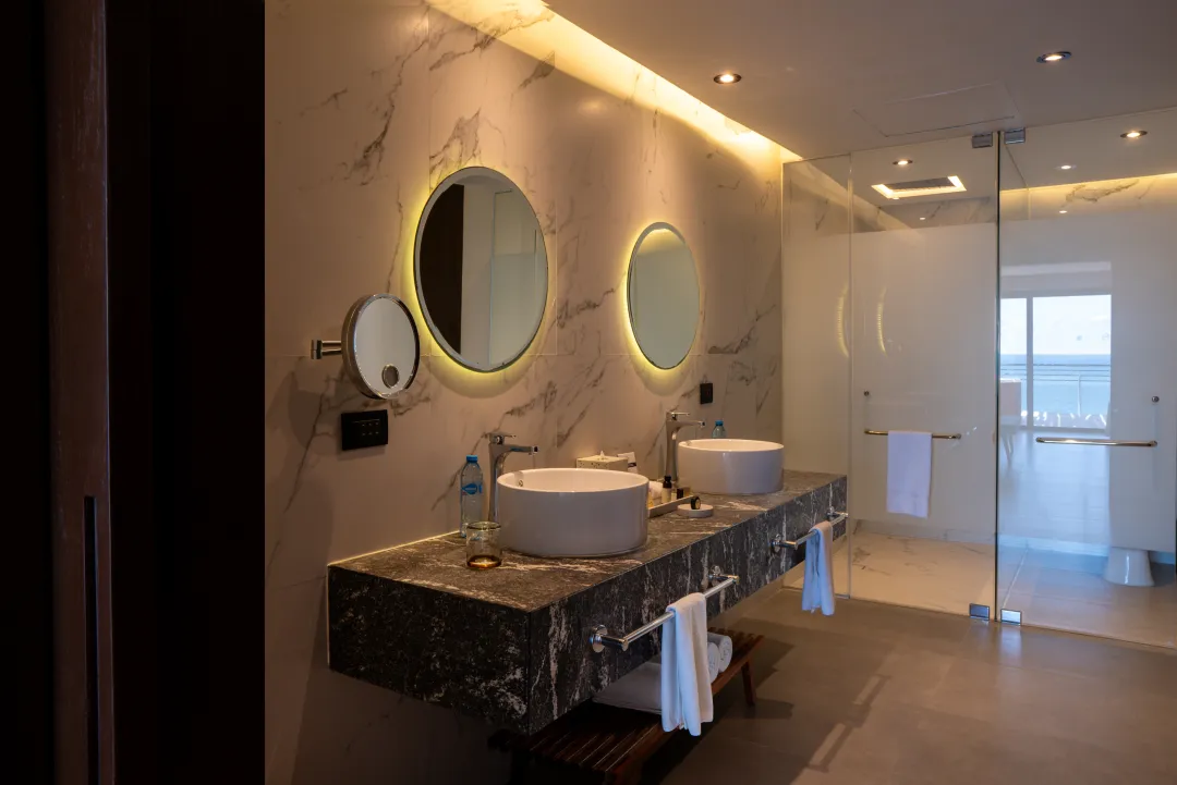 Two Bedroom Presidential Penthouse Residence - Shower