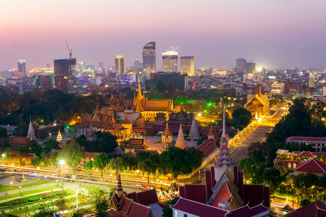 The Royal Palace, in Chey Chumneas at night