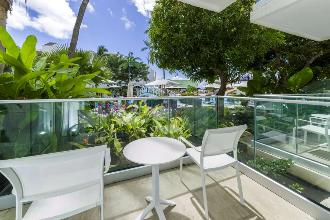 Garden View Room - Balcony Lounge with Garden View