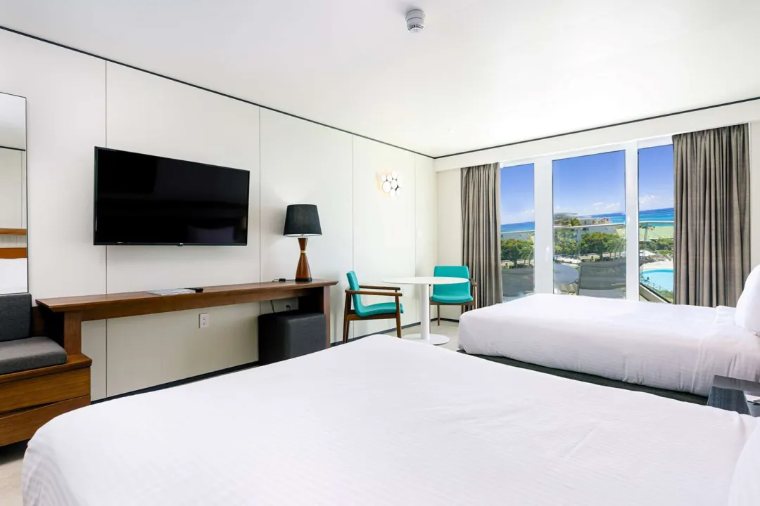 Oasis Pool View Room - Twin Bed