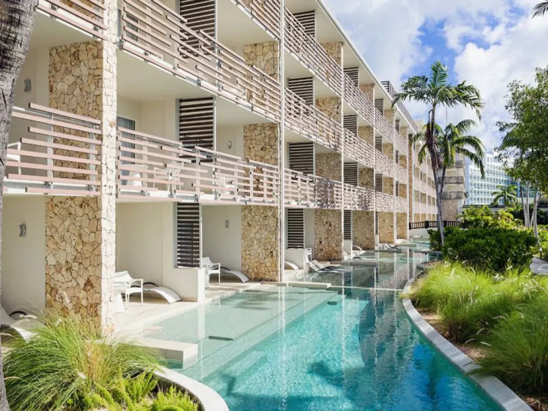 Sonesta Ocean Point Resort - Suite Pool Aceess View