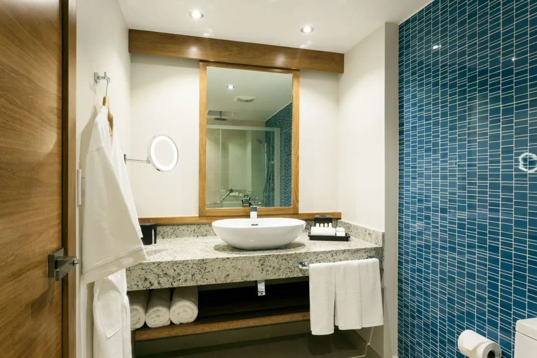 Junior Suite Double - Bathroom