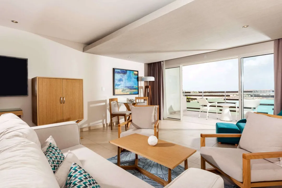Deluxe Junior Suite - Seating Aeria