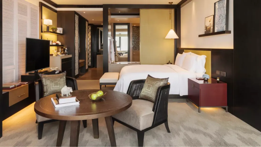 Rosewood-Phnom-Penh-Premier-Room