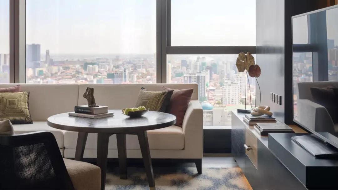 Rosewood-Phnom-Penh-Premier-Room-Living-Area