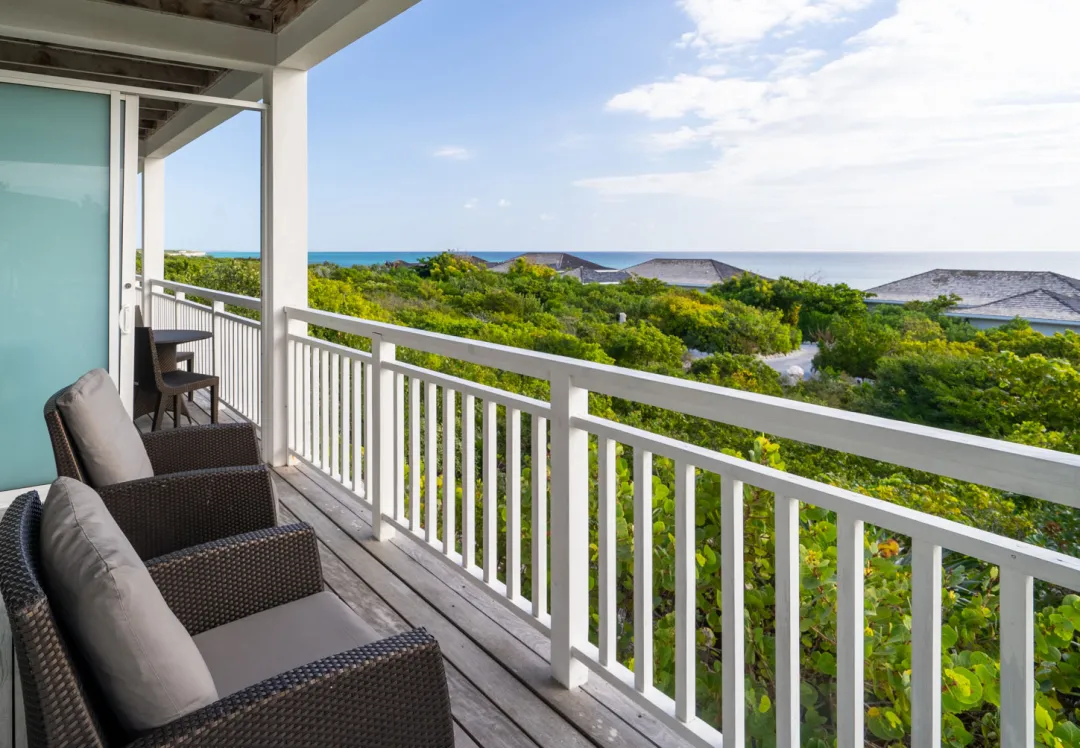 Two Bedroom Oceanview Suite - Balcony Lounge