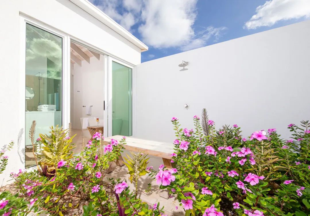 One Bedroom Beachfront Villa - Outdoor Shower