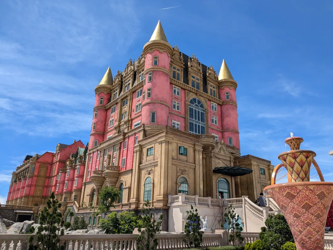 Da Nang - Luna castle and Lava Castle