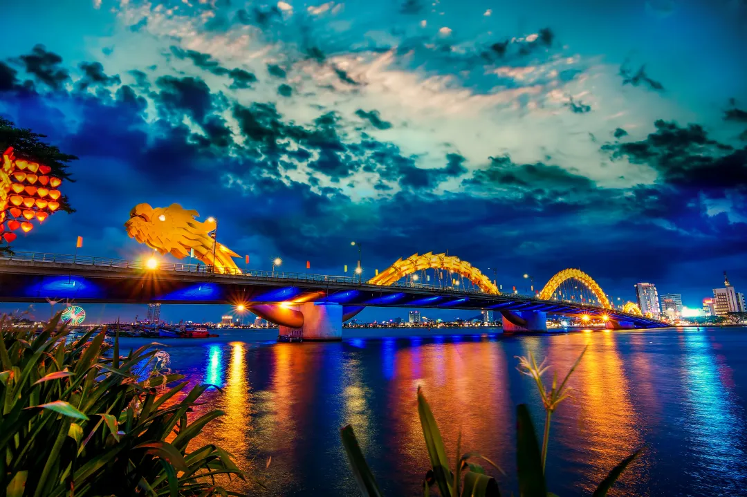 Da Nang - Dragon bridge at sunset