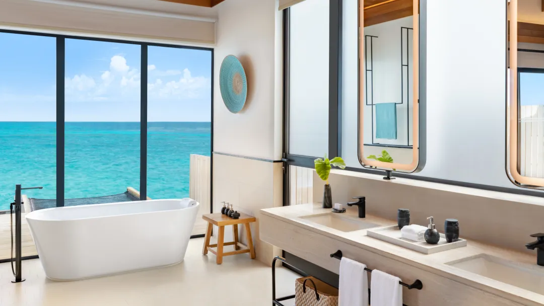 Hilton-Maldives-Amingiri-Resort-and-Spa-Bathroom-View