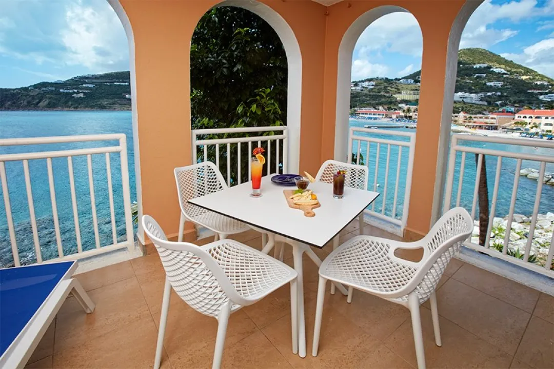 Studio Suite - Balcony Lounge