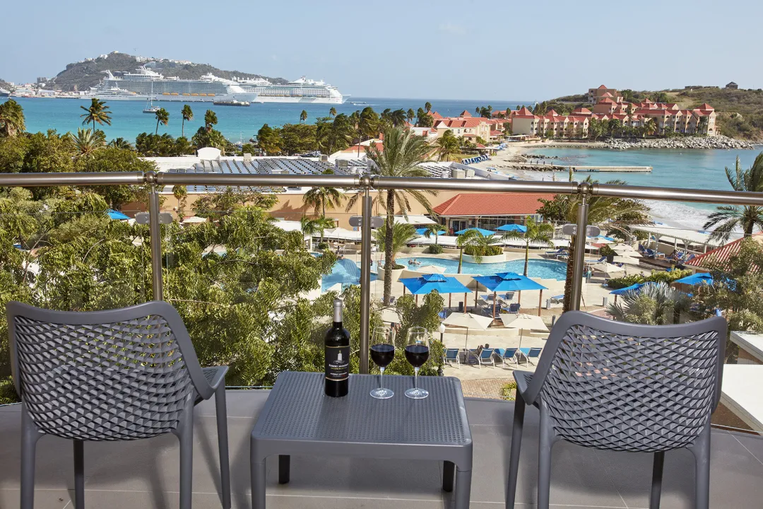 Oceans Double Guestroom - Balcony Lounge