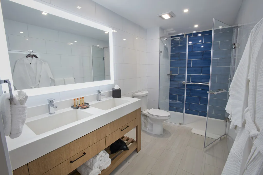 Oceans King Guestroom - Bathroom