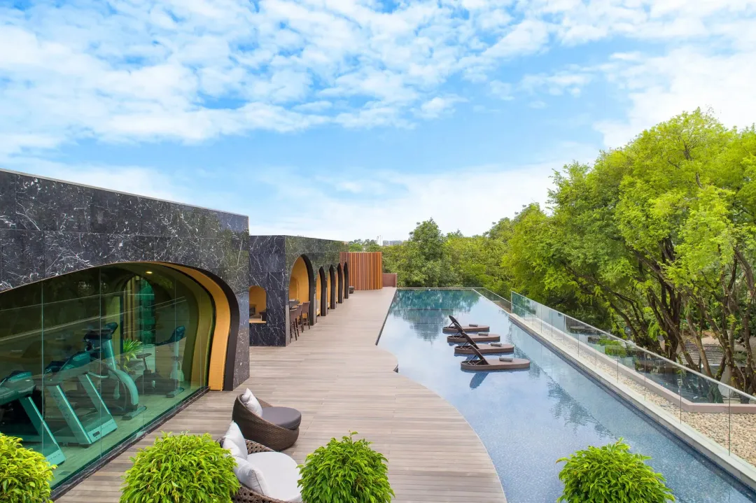 Cross-Chiang-Mai-Riverside-Rooftop-Pool-Aerial-View