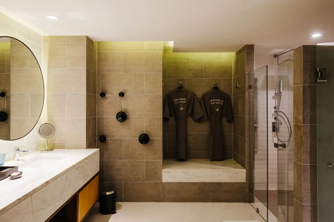 Cross-Chiang-Mai-Riverside-Garden-View-Suite-Bathroom