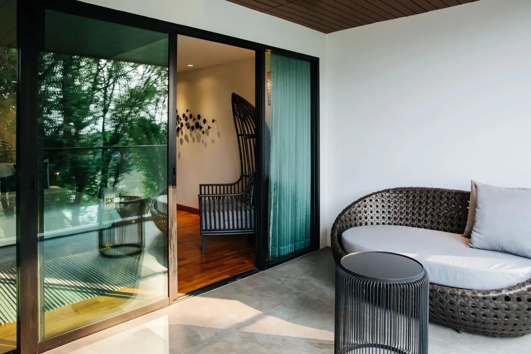 Cross-Chiang-Mai-Riverside-Grand-Suite-River-View-Seating-Area