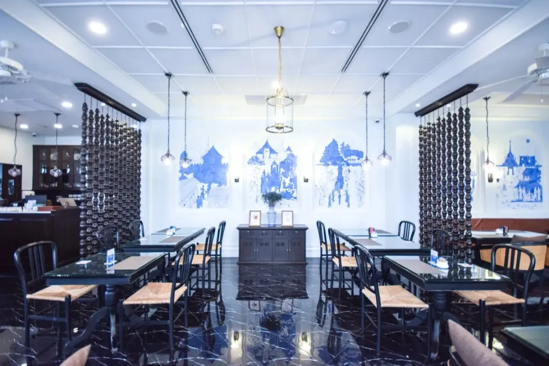 Away-Chiang-Mai-Thapae-Restaurant