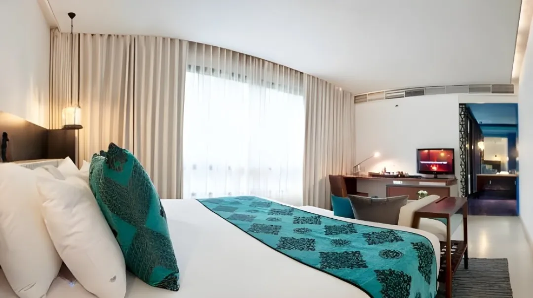 Junior Suite Garden View - Bedroom View