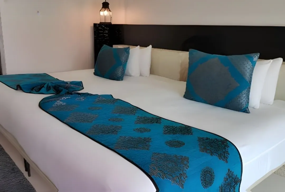Junior Family Suite with Pool View - Twin Bed View