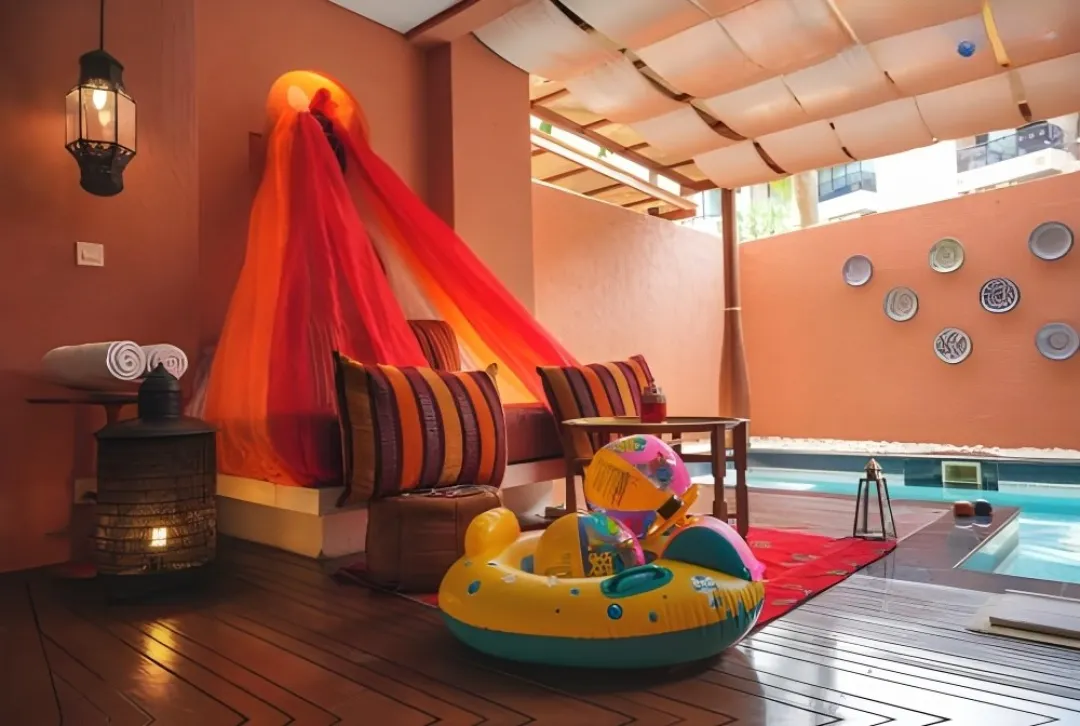 Fountain Pool Suite - Pool Lounge