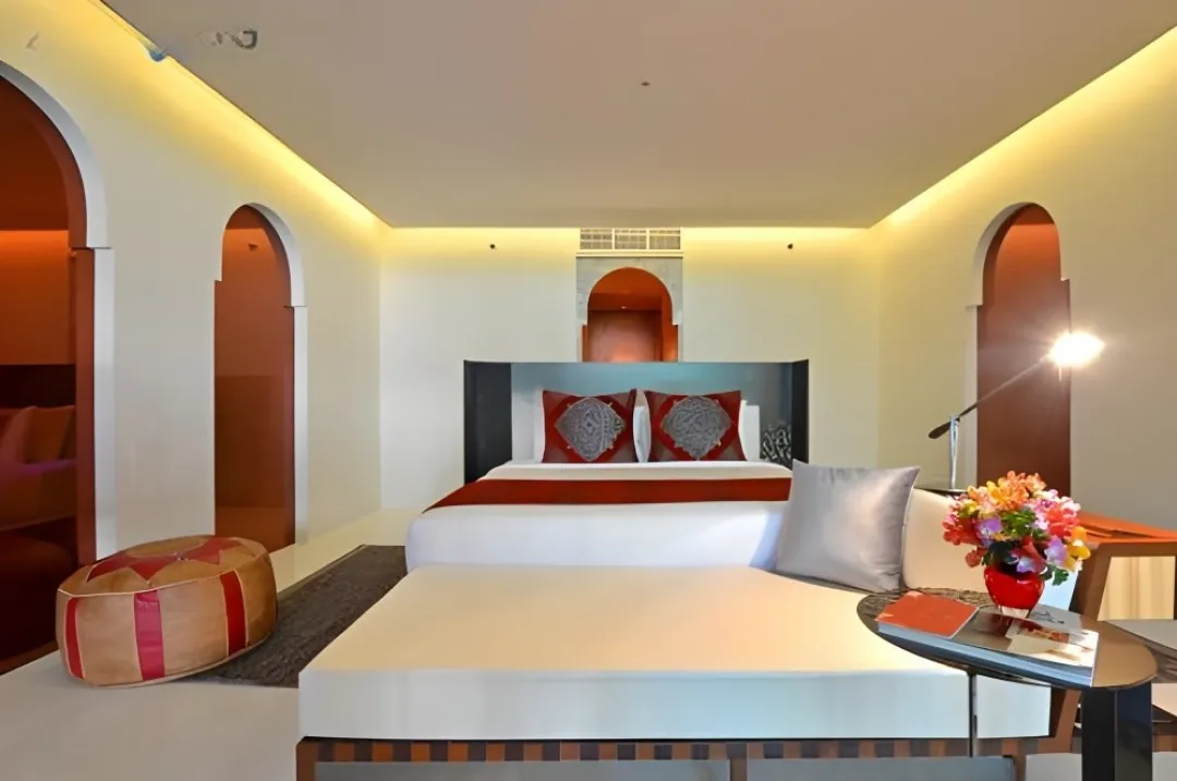 Fountain Pool Suite - Bedroom View