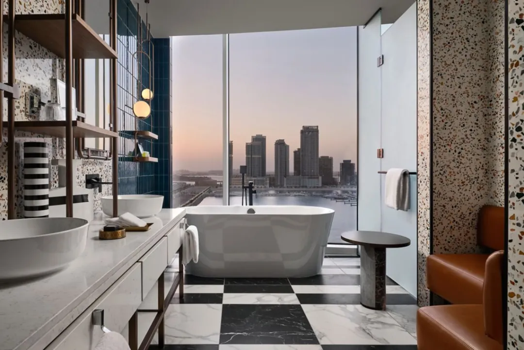 Marvelous Suite - Bathtub with View