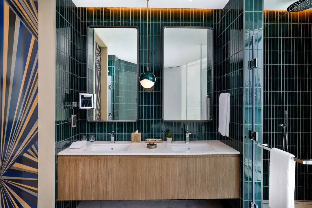 Marvelous Corner Room - Shower Room
