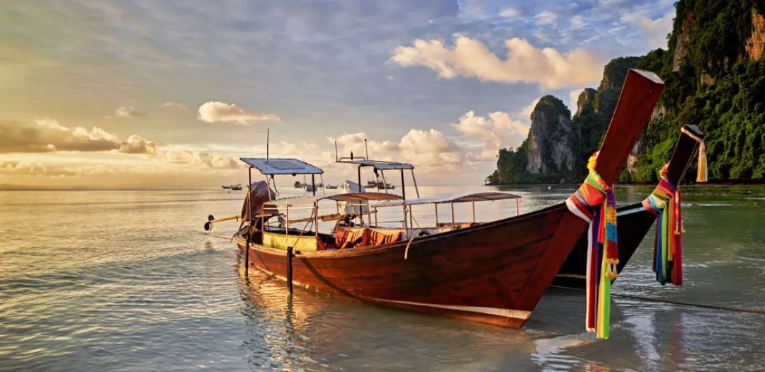 Koh phi phi thailand with long tail boats 