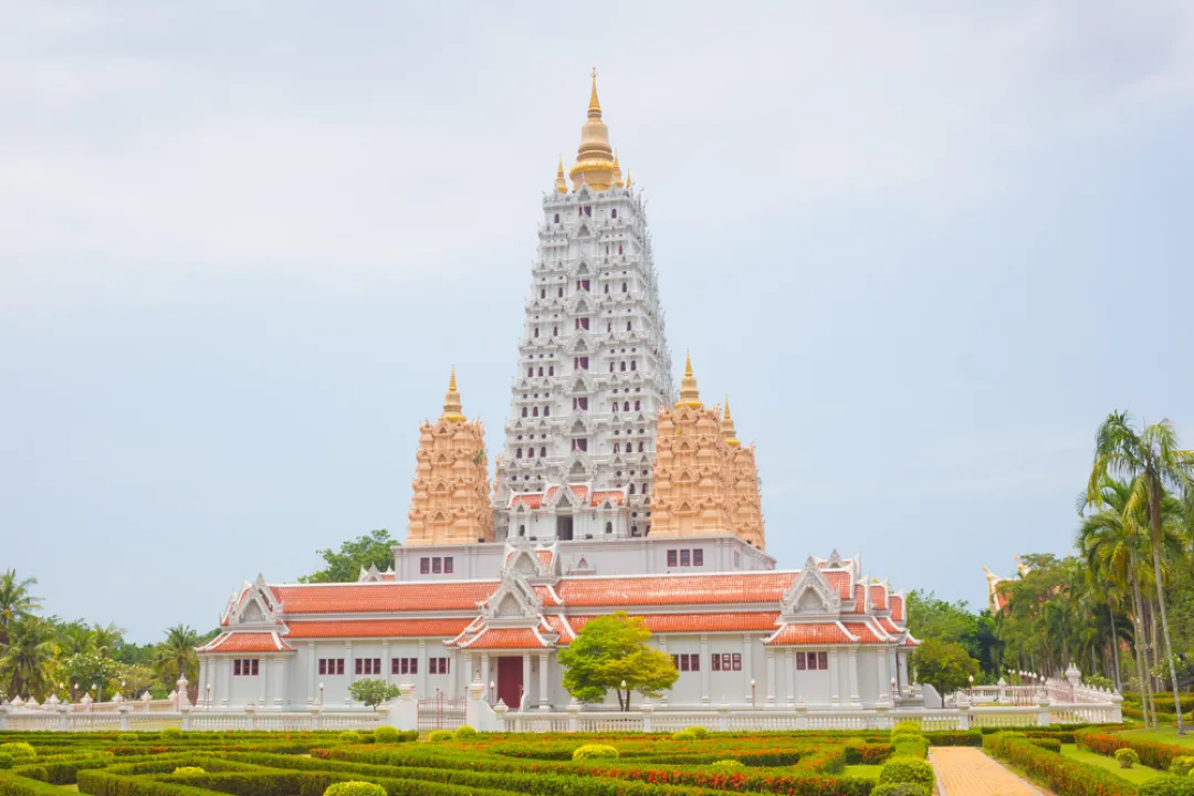 Wat Yanasangvararam Thai temple