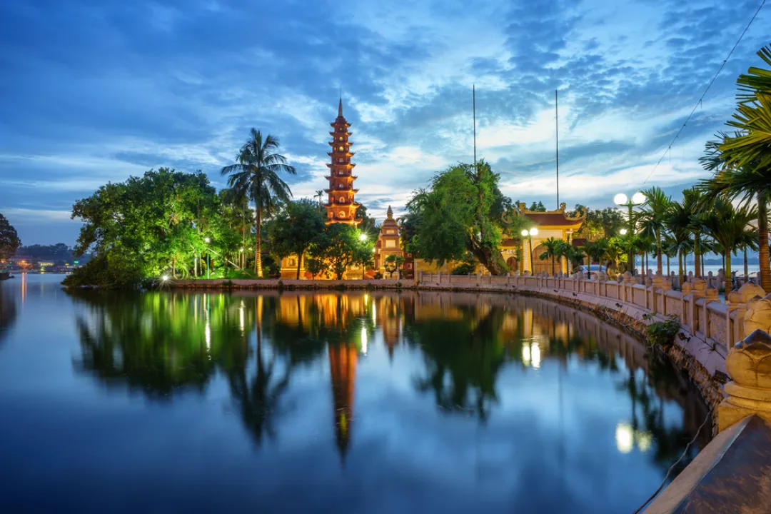 The oldest Buddhist temple in Hanoi at Night View