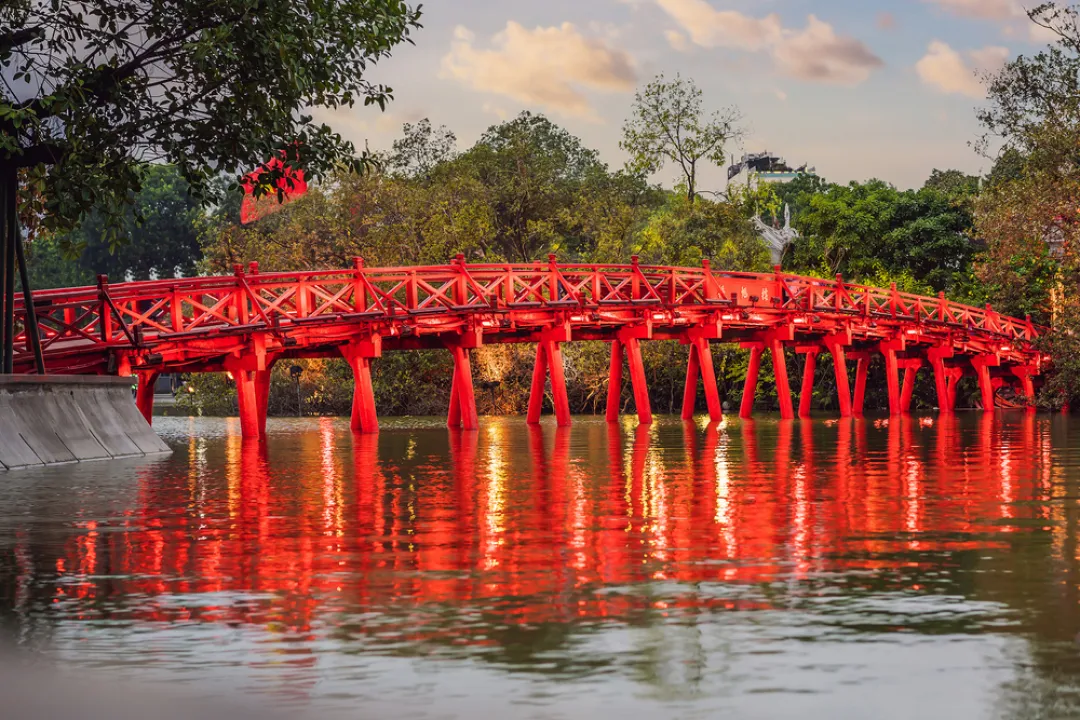 Hanoi Red Bridge at night