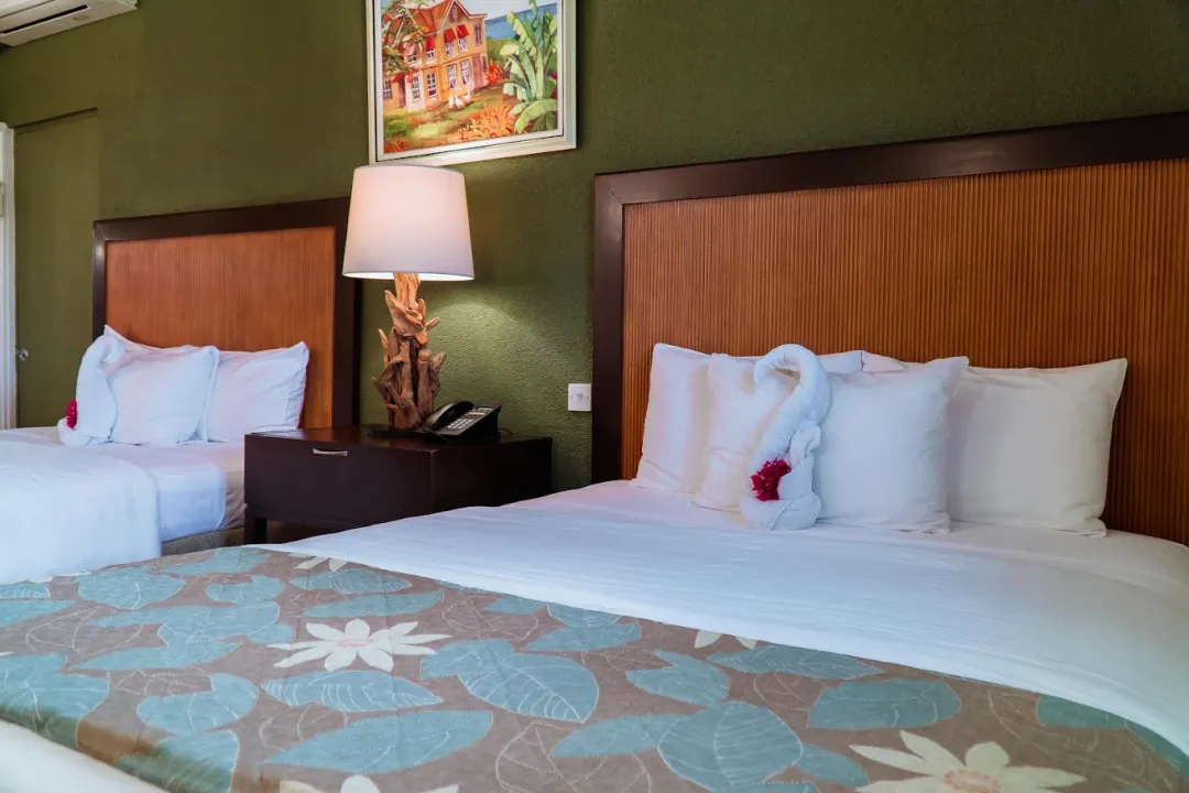 Blue-Horizon-Garden-Resort-Deluxe-One-Bedroom-Garden-View-Twin-Beds