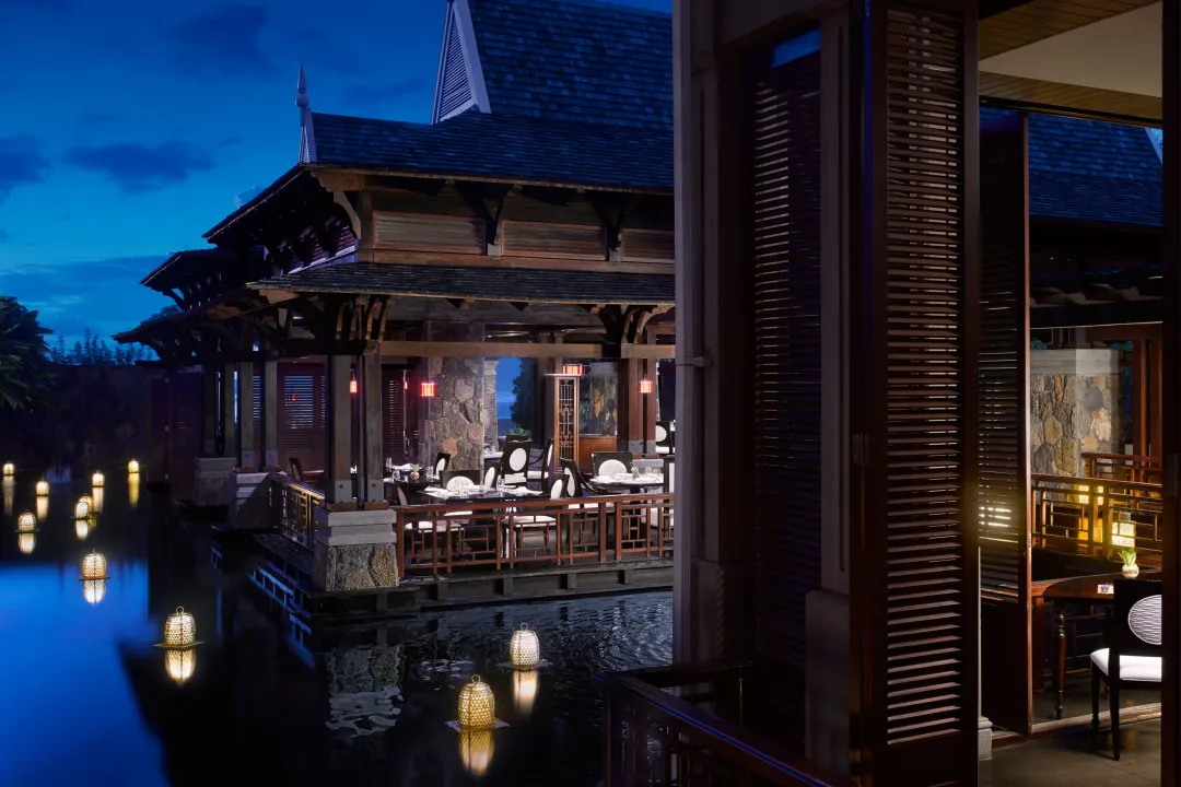 St. Regis Le Morne - The Floating Market