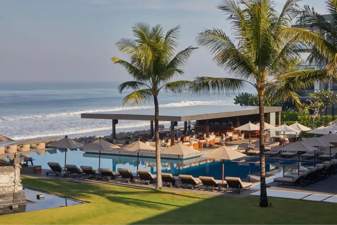 Alila Seminyak - Restaurant with Pool