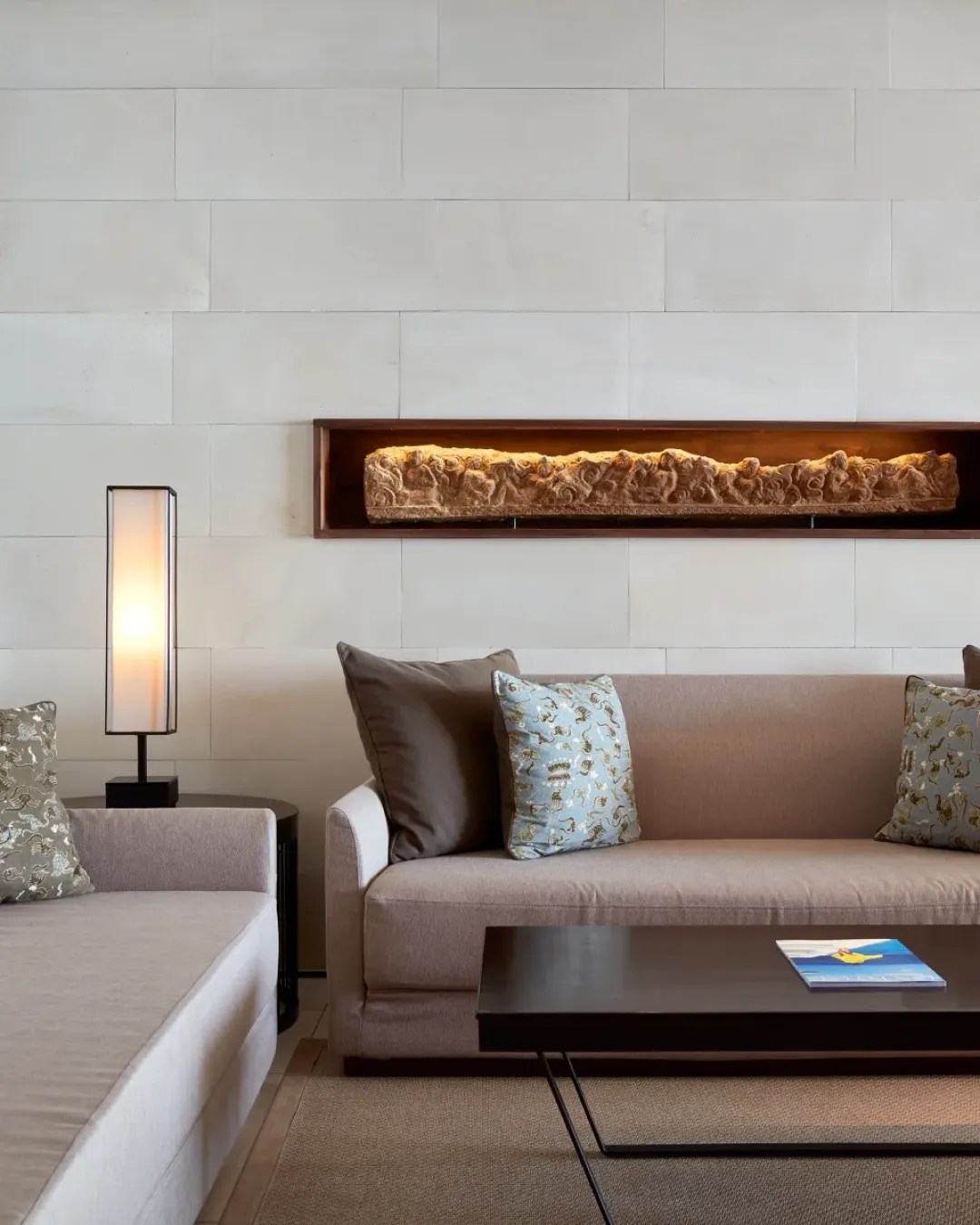 Terrace Suite - Seating Aeria