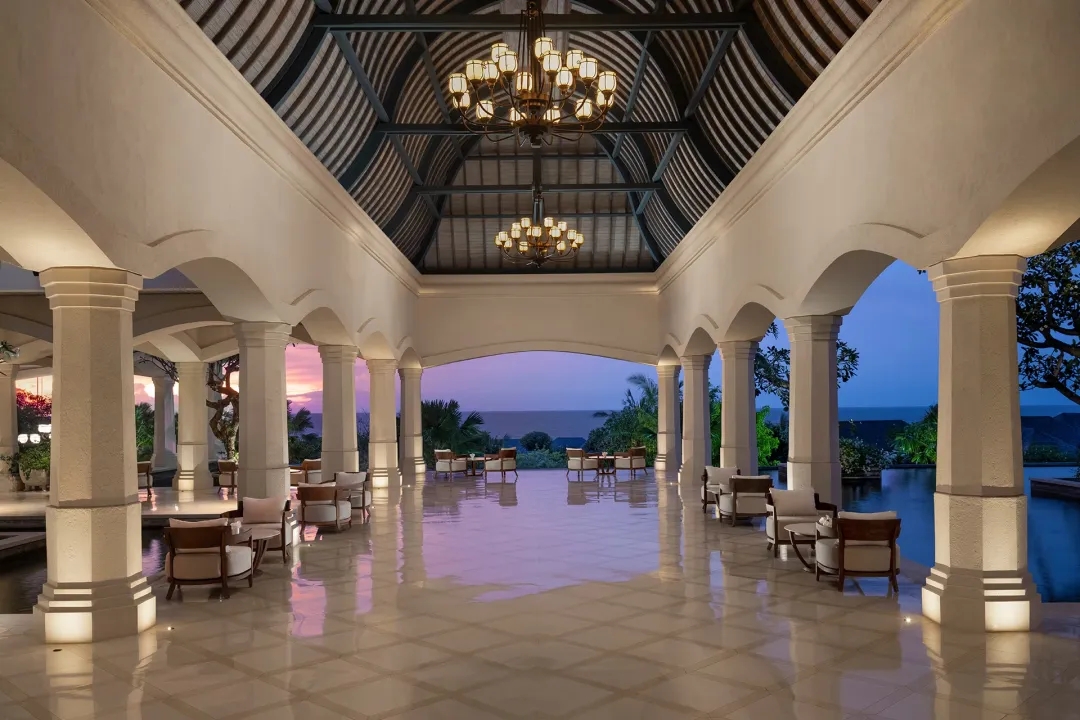 Jumeirah-Bali-Hotel-Lobby