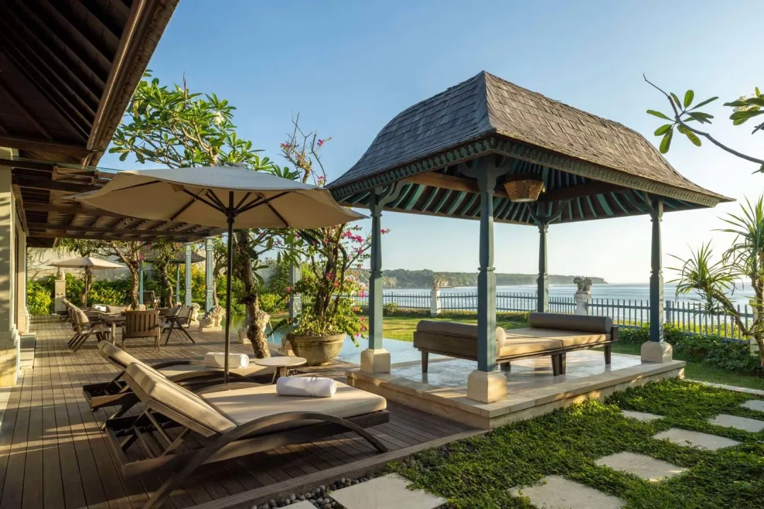 Jumeirah-Bali-Cabana