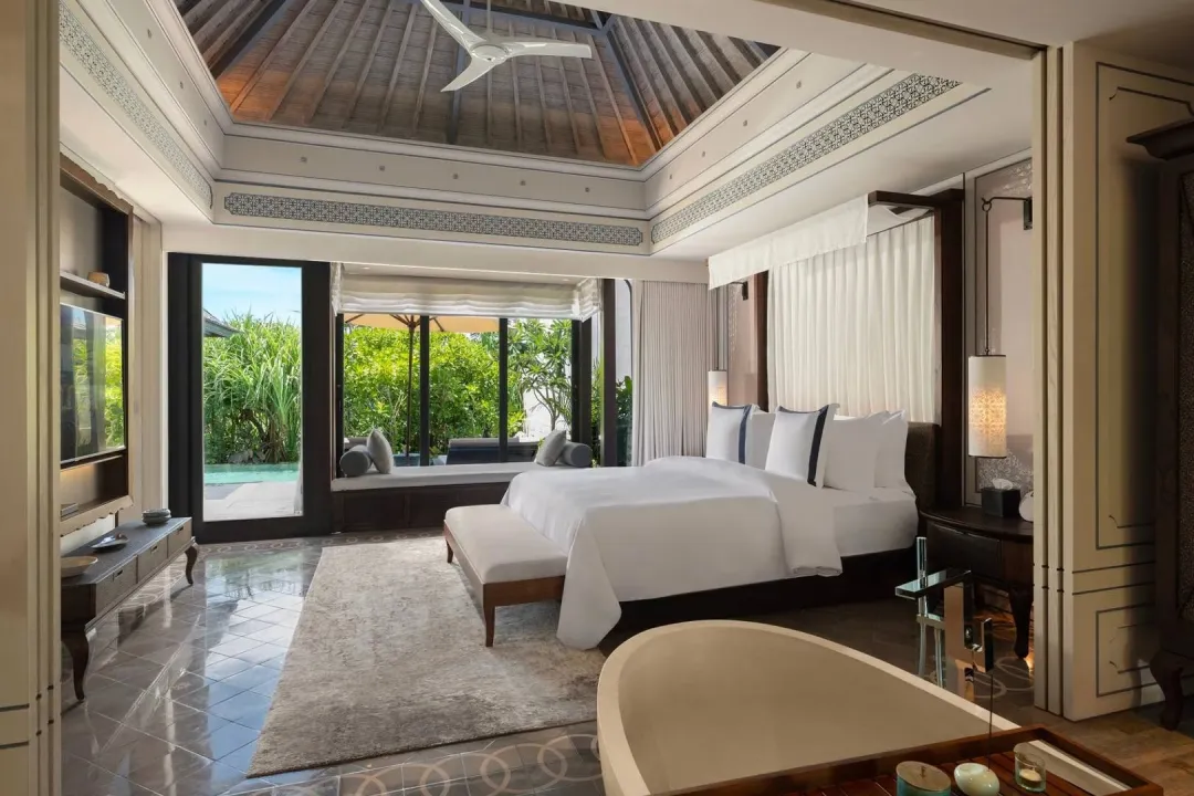 Garden-Villa-with-Private-Pool-Bedroom
